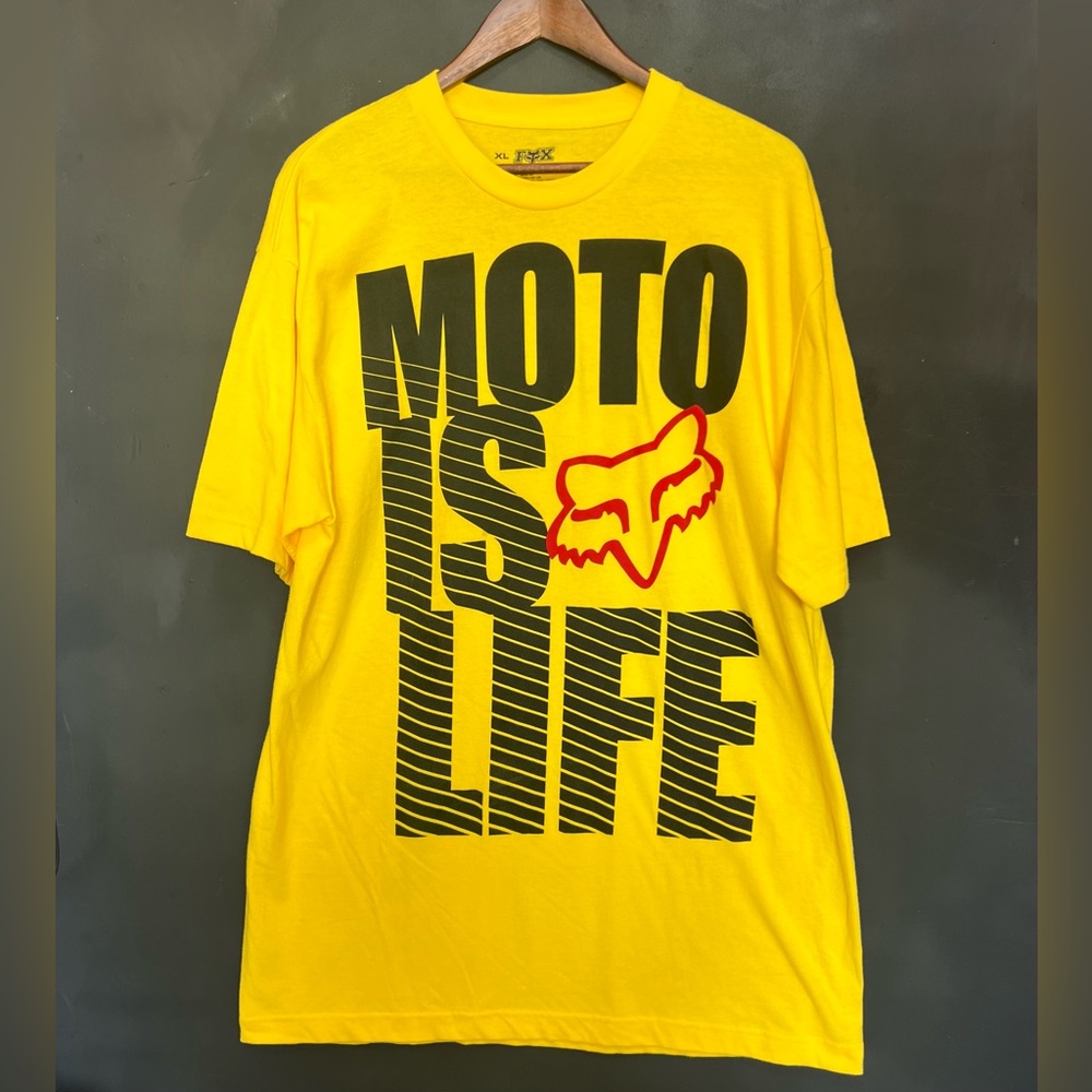 FOX RACING  XXL MOTO IS LIFE, Yellow Tee shirt, Never worn. Never washed 2XL